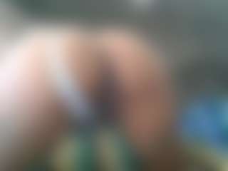Slim Busy's Live Sex Cam Show