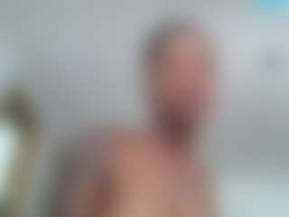 Slim Busy's Live Sex Cam Show