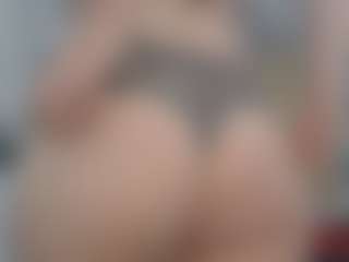 Live cam show with ohhhhxo - Hairy Pussy Toys on fuklive.com