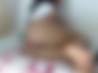 Live cam show with Paula - Deepthroat on CamwithHer