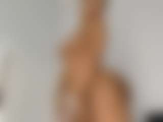 TasteThePeach's Live Sex Cam Show