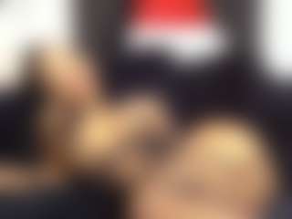 TasteThePeach's Live Sex Cam Show