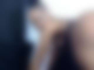 Live cam show with TasteThePeach - Brown Eyes Big Tits on Camversity