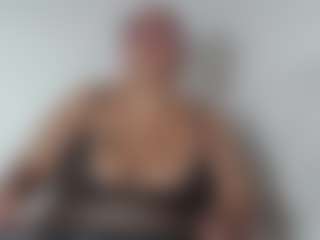 Live cam show with Birdie - Middle Aged on madthumbs