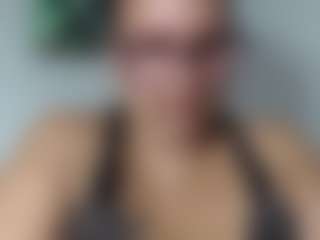 Birdie MILF webcam performer live streaming