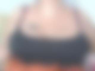 Live cam show with Birdie - Granny on studioflirtlive.com
