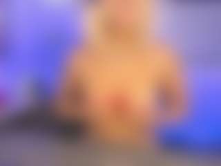 Live cam show with riri-brunnete - Squirt on StripNow