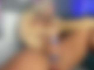 riri-brunnete's Live Sex Cam Show