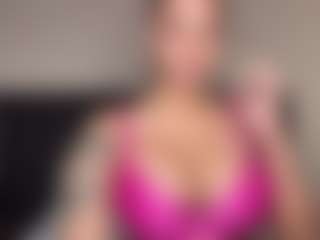 Lola Bunniii's Live Sex Cam Show