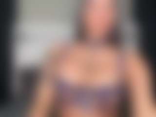 Lola Bunniii's Live Sex Cam Show