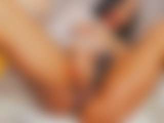Live cam show with connycuisman - Kisses on camwithhim.com