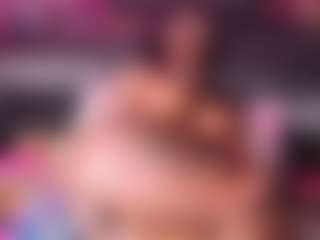 Live cam show with Vixen Capri - Spank Black on Camsoda
