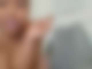 Live cam show with Jessica Simpsin - Public Toys on friskycurves.com
