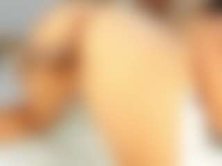 Live cam show with carolbrowm - Robe on Camsoda