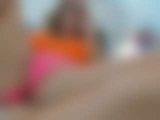 Live cam show with alysonnn - Brown Hair MILF on Dolls Live