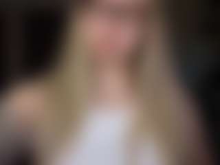 Live cam show with Kim YourdreamGirl - Smoking on TeamSkeetLive