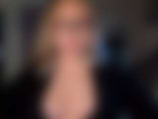 Live cam show with Kim YourdreamGirl - Striptease on SinfulBabes