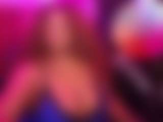 Live cam show with Queen Cherise Roze - Ebony on CamwithHer | united states