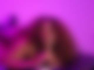 Live cam show with Queen Cherise Roze - Public Ebony on livesuperchat.net