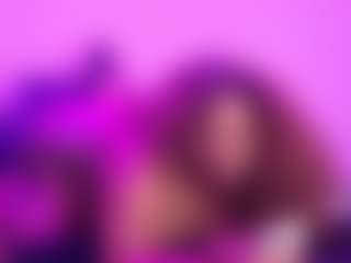 Live cam show with Queen Cherise Roze - Bedroom Ebony on Milf Play