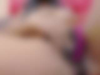 Live cam show with CREAMYINDIAN - Smoking on SpunkLive
