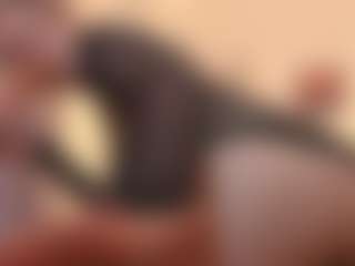 Live cam show with Buunny-Bella - Fingers on Camsoda