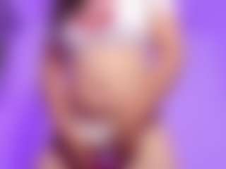 Show live cam dengan Buunny-Bella - Role Play di Camsoda