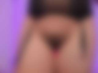 Live cam show with Buunny-Bella - Small Tits on Milfs Live
