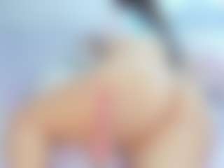 Live cam show with Sweetcurvy - Living Room on galaxygirlnitro.com