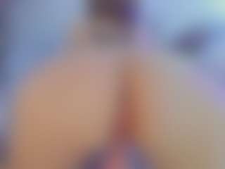 Live cam show with Sweetcurvy - Living Room on Cam Slut