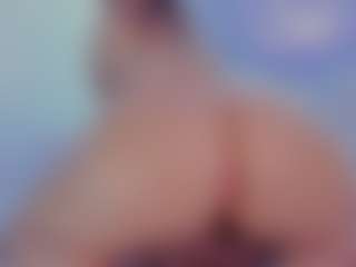 Live cam show with Sweetcurvy - Handjob on slutload