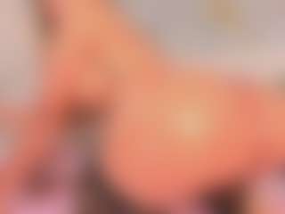 Live cam show with Emily Leah - Shaved Pussy on iamadamtest123.com