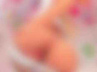 Live cam show with Emily Leah - Fingering on Camming Site