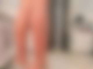 Live cam show with Emily Leah - Flirt MILF on Cam Slut