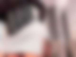 Live cam show with Emily Leah - Brown Eyes Blonde Hair on livesuperchat.net