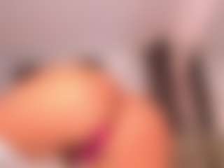 Live cam show with Emily Leah - Foot Fetish Blonde Hair on StripNow