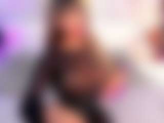 Live cam show with Emily Leah - Curvy Latina on Uber Horny | colombia