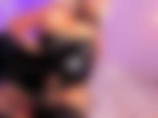 Emily Leah MILF webcam performer live streaming