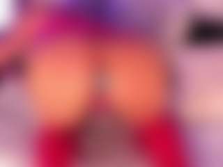 Live cam show with Emily Leah - Skinny on TeamSkeetLive