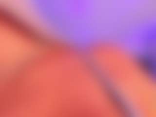 Live cam show with Emily Leah - Control on AdultVida.com