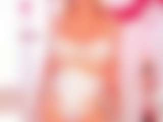 Live cam show with Emily Leah - Brown Eyes Blonde Hair on Cam Slut