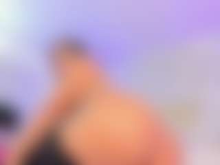 Live cam show with Emily Leah - Public on Camsoda