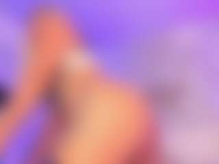 Live cam show with Emily Leah - Latina MILF on PervPlay.com | colombia