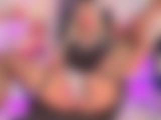 Live cam show with Emily Leah - Latina on Uber Horny | colombia