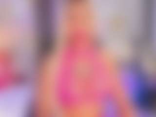 Live cam show with Emily Leah - Brown Eyes on luckytryst.com