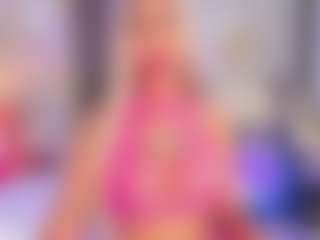 Live cam show with Emily Leah - Blonde Hair Curvy on luckytryst.com