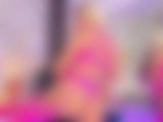 Live cam show with Emily Leah - Squirt Blonde Hair on luckytryst.com