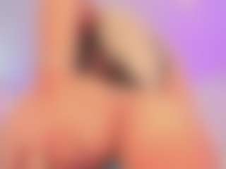 Live cam show with Emily Leah - Athletic Public on livesuperchat.net