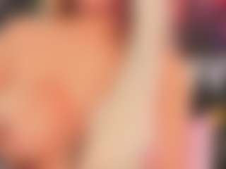 Emily Leah MILF webcam performer live streaming