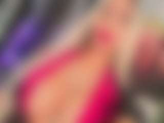 Live cam show with Emily Leah - Latina on Camsoda | colombia